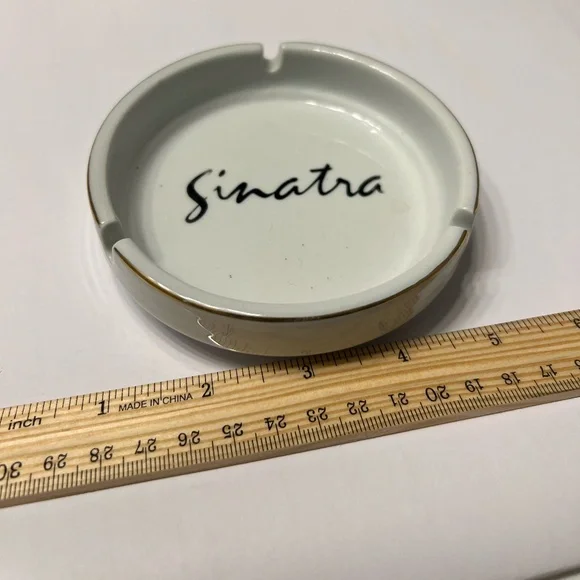 Frank Sinatra, Porcelin Ashtray - Picture 3 of 3